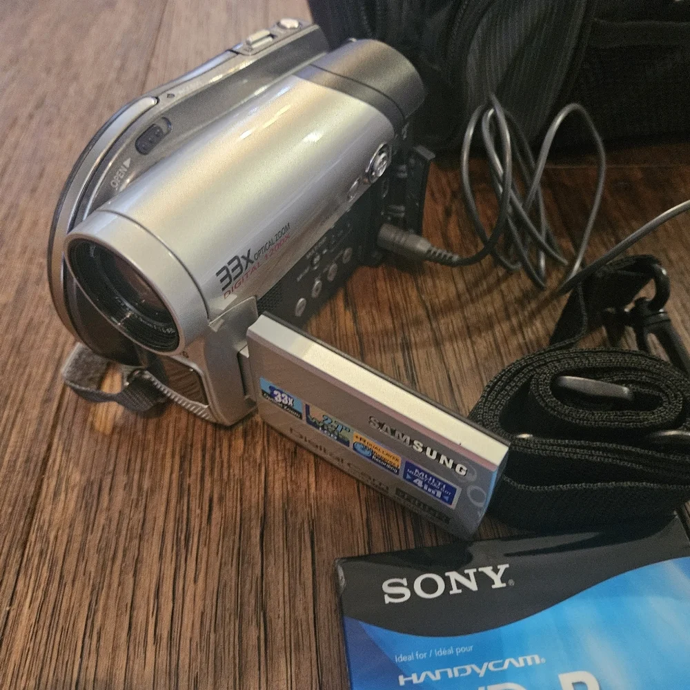 Samsung SC-DC164 DVD Camcorder Powers On With Power Cordand 2 New Discs